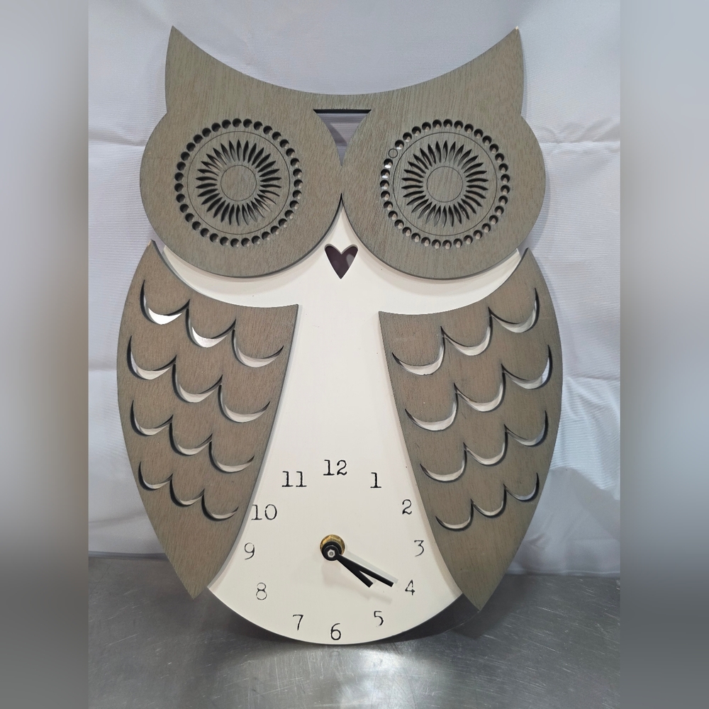 Gray and White Owl Clock Wall Decor